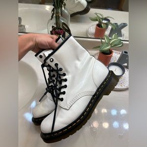 White doc marten boots dr marten great condition